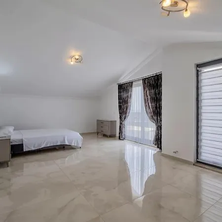 Sleeps 6, Luxurious Modern - Awz 266 * 페티예