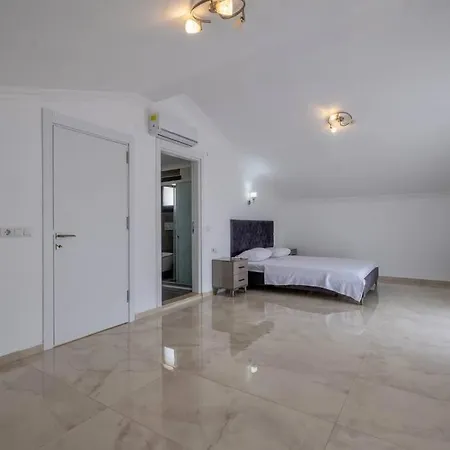 Sleeps 6, Luxurious Modern - Awz 266 페티예